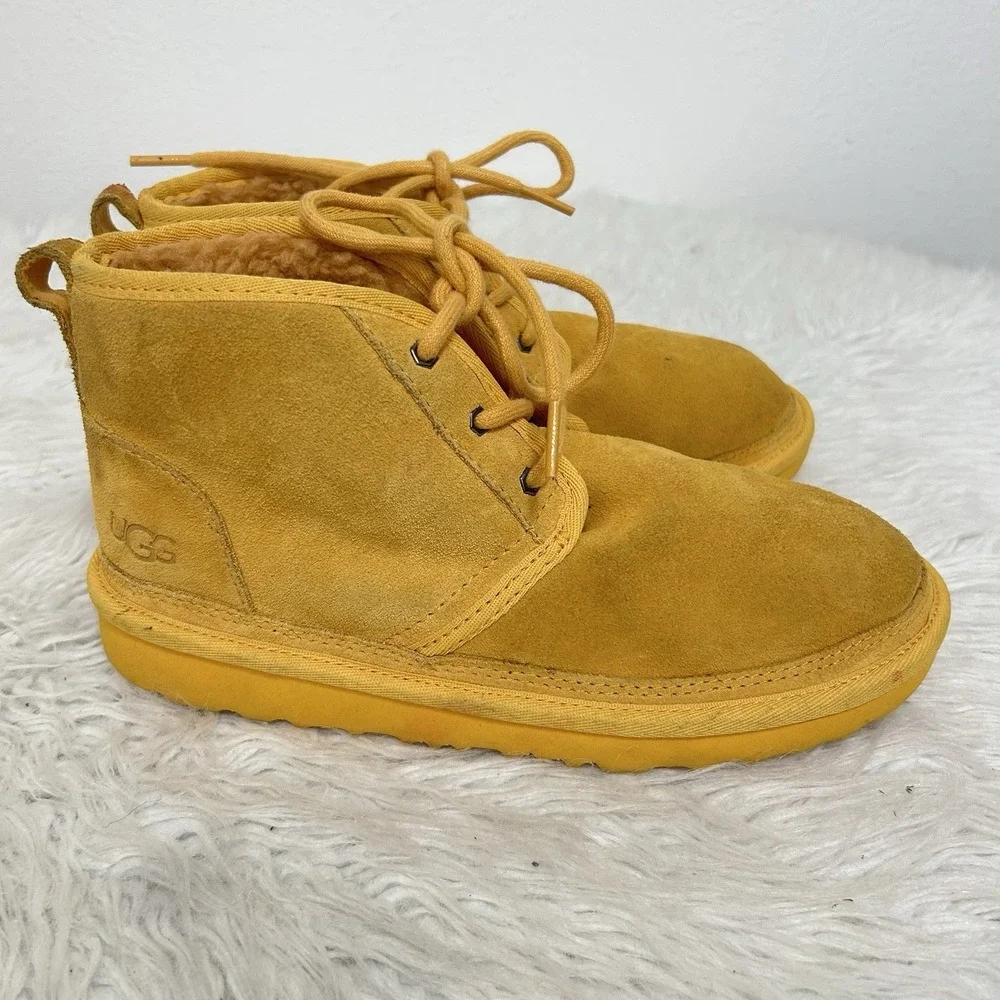 UGG Kids Neumel Sheepskin Chukka‎ Boots Golden Yellow Size 4 Tie Up Plush Lining
